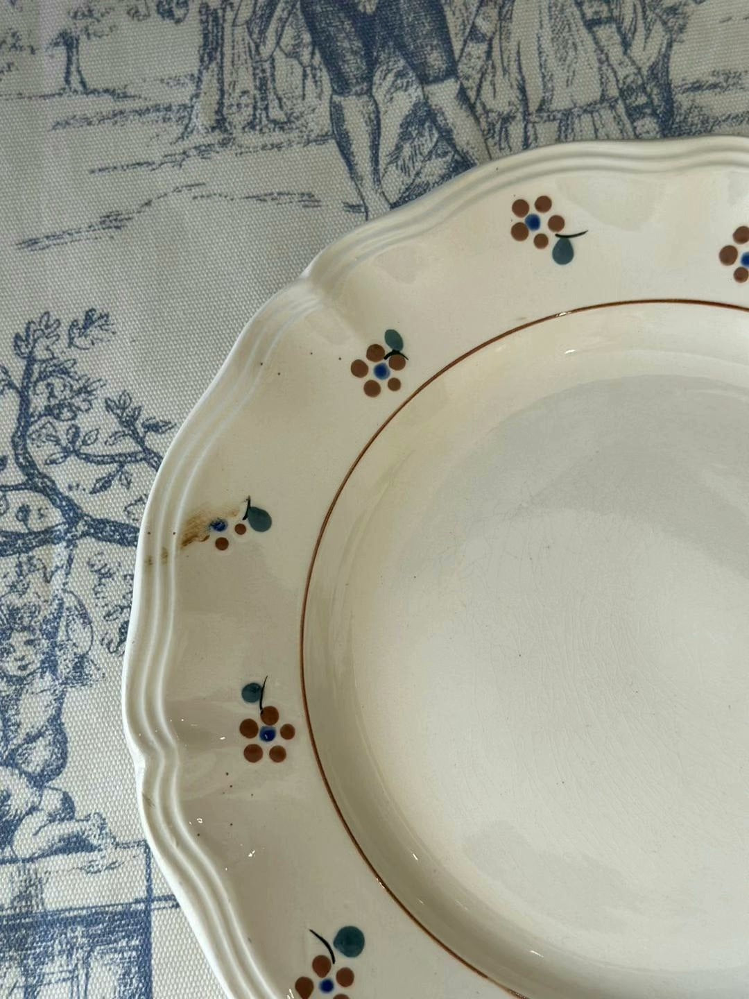 French vintage sarregiemines cream floral flat plate