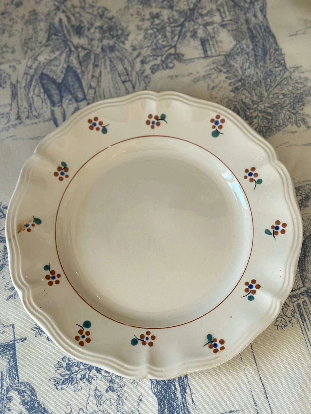 French vintage sarregiemines cream floral flat plate
